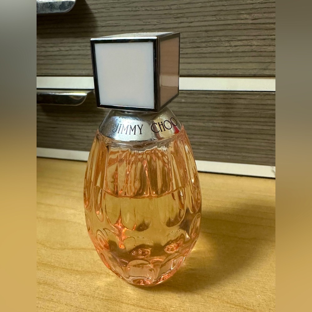 Jimmy Choo L'EAU EAU DE TOILETTE Perfume 1.3 FL OZ full size, barely used! 4.5 *